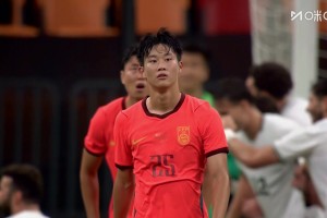半场打花了！巴勒斯坦简单配合打穿防线3-0，国足球员一脸茫然