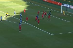 仅开场4分钟即告失守，中国女足防线出现失误，0-1不敌韩国女足陷入被动